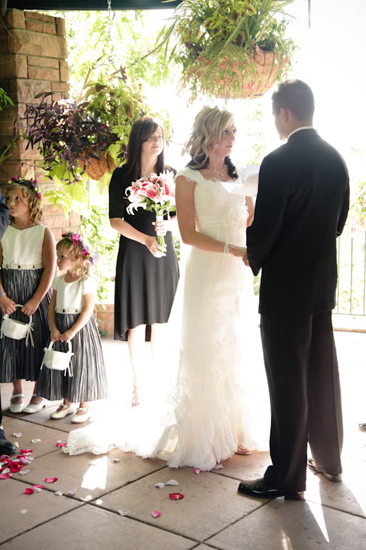 Wedding-2011-08-18-Michelle-Justin-Utah-Wedding-and-Portrait-Photographer-Red-Butte-Gardens018IMG_8568-Blog