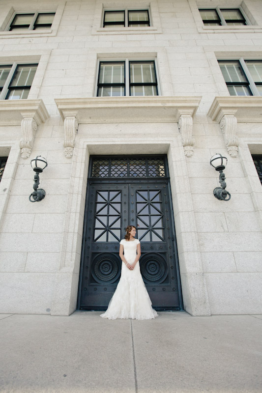Bridals 2011-08-16 Erin & Travis-Utah Wedding and Portrait Photographer-Classy Bridals014IMG_7363-Blog Bridals-2011-08-16-Erin-Travis-Utah-Wedding-and-Portrait-Photographer-Classy-Bridals014IMG_7363-Blog