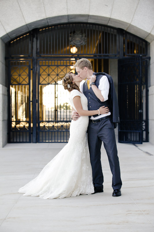 Bridals 2011-08-16 Erin & Travis-Utah Wedding and Portrait Photographer-Classy Bridals023IMG_7560-Blog Bridals-2011-08-16-Erin-Travis-Utah-Wedding-and-Portrait-Photographer-Classy-Bridals023IMG_7560-Blog