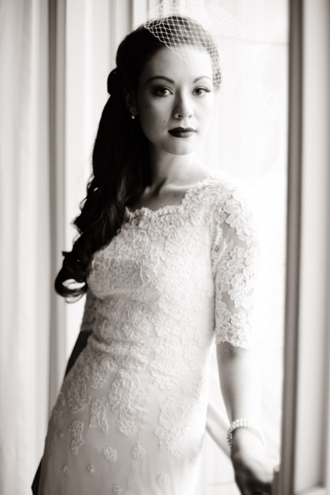 Bridals-2011-11-09-Michele-Mathew-Utah-Wedding-and-Portrait-Photographer-Classy-elegant-Bridals012IMG_0559-Blog(pp_w480_h720)