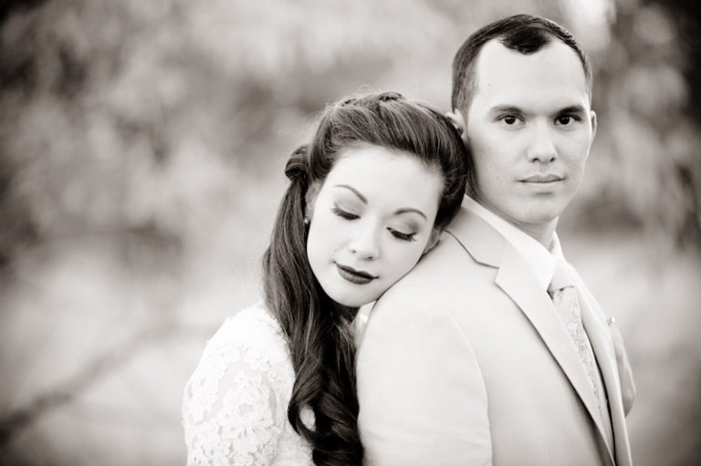 Bridals-2011-11-09-Michele-Mathew-Utah-Wedding-and-Portrait-Photographer-Classy-elegant-Bridals031IMG_1057-Blog(pp_w768_h511)