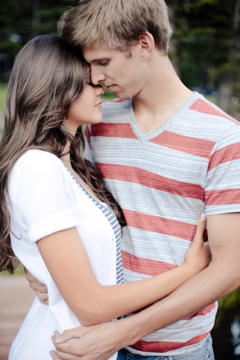 Engagements-2011-07-14-Myrinda-Greg-Utah-Wedding-and-Portrait-Photographer-Dock-Engagements-Elisabeth-Kate-Photography014IMG_4522-Blog(pp_w480_h720)