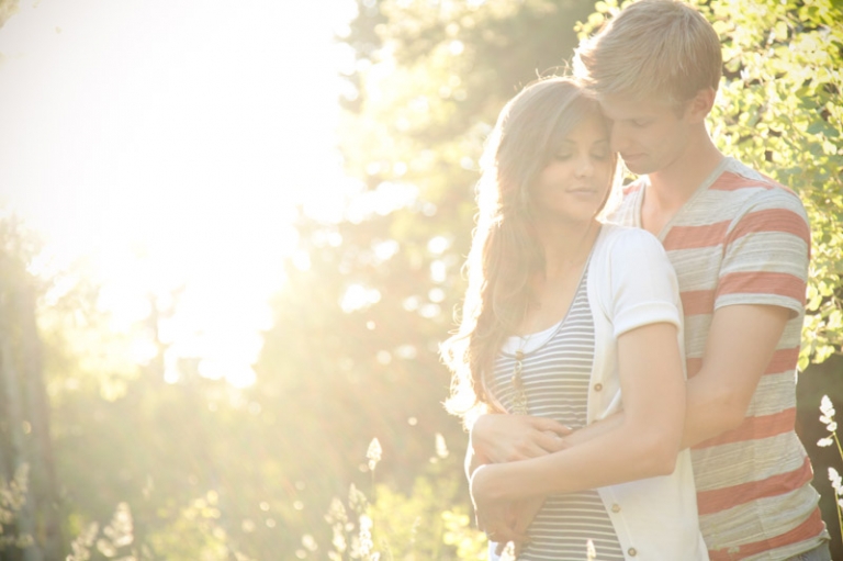 Engagements-2011-07-14-Myrinda-Greg-Utah-Wedding-and-Portrait-Photographer-Dock-Engagements-Elisabeth-Kate-Photography022IMG_4579-Blog(pp_w768_h511)