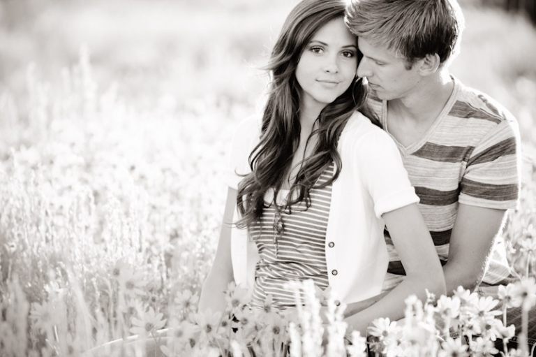 Engagements-2011-07-14-Myrinda-Greg-Utah-Wedding-and-Portrait-Photographer-Dock-Engagements-Elisabeth-Kate-Photography027IMG_4758-Blog(pp_w768_h511)