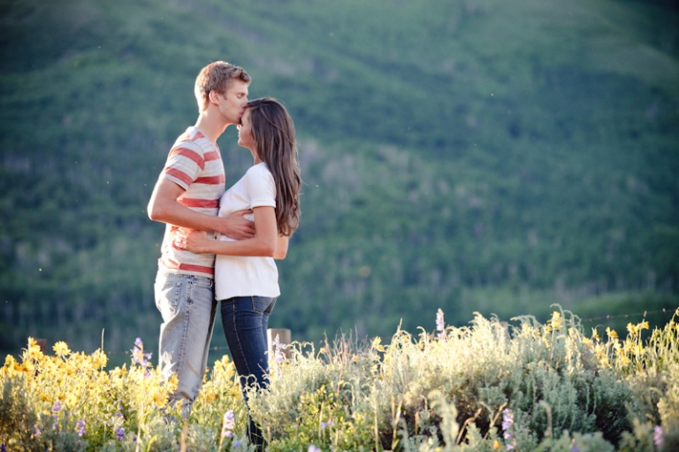 Engagements-2011-07-14-Myrinda-Greg-Utah-Wedding-and-Portrait-Photographer-Dock-Engagements-Elisabeth-Kate-Photography031IMG_4802-Blog(pp_w768_h511)