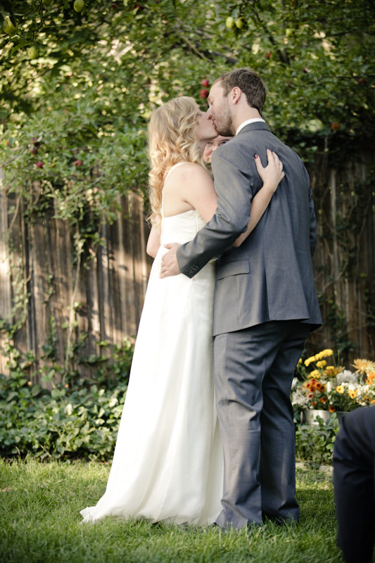 Wedding-2011-09-24-Shannon-Ty-Utah-Wedding-and-Portrait-Photographer-Backyard-vintage-Wedding034IMG_5770-Blog