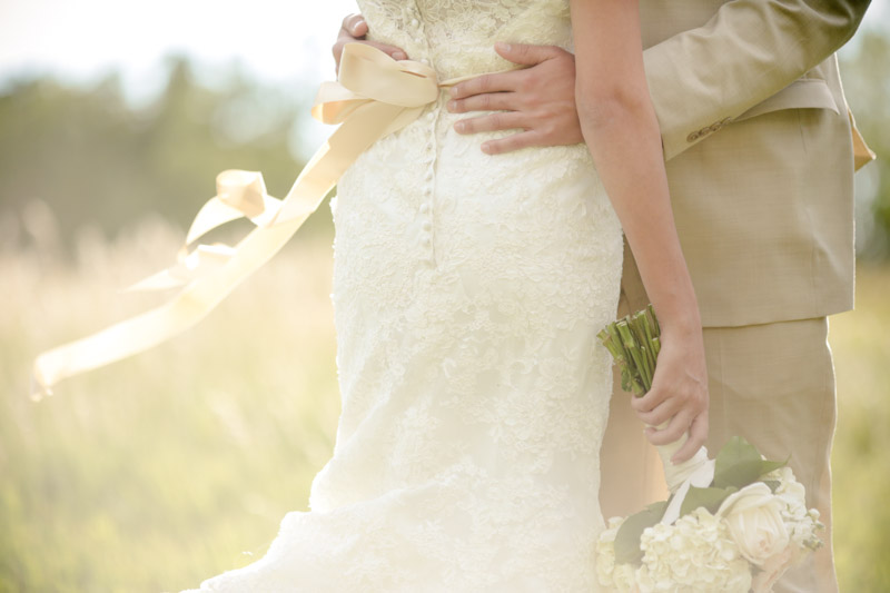EK Studios-Wedding Photographer-Elegant Bridals in a meadow 003-Blog EK-Studios-Wedding-Photographer-Elegant-Bridals-in-a-meadow-003-Blog