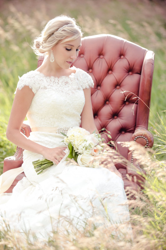 EK Studios-Wedding Photographer-Elegant Bridals in a meadow 013-Blog EK-Studios-Wedding-Photographer-Elegant-Bridals-in-a-meadow-013-Blog