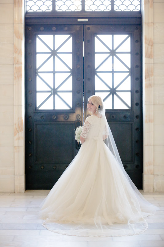 EK-Studios-Utah-Wedding-Photographers-SLC-Capitol-Building-Bridals018-Blog