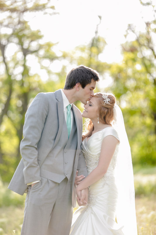EK-Studios-Utah-Wedding-Photographers-Spring-bridals-in-wild-flowers003-Blog