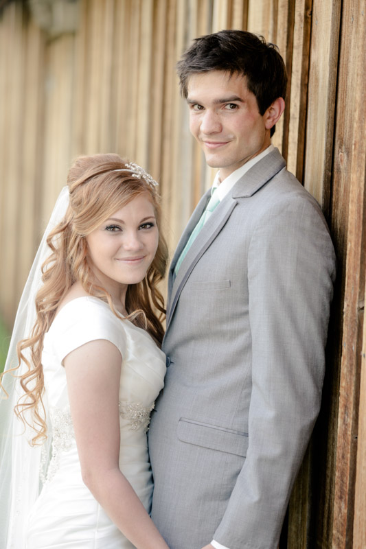 EK-Studios-Utah-Wedding-Photographers-Spring-bridals-in-wild-flowers019-Blog