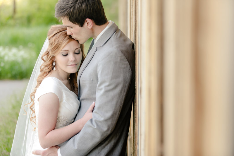 EK-Studios-Utah-Wedding-Photographers-Spring-bridals-in-wild-flowers021-Blog