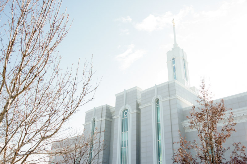 EK-Studios-Utah-Wedding-Photographers-Timpanogos-Temple-Wedding-Winter001-Blog