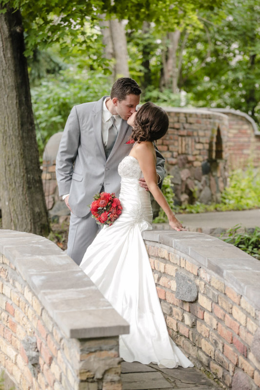 EK-Studios-Utah-Wedding-Photographers-Minnesota-Wedding-Photography-Woods-Chappel-wedding-reception-excelsor-bay-veiw-room019-Blog