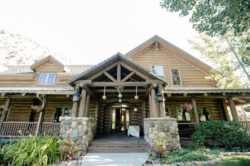 EK-Studios-Utah-Wedding-Photographers-Outdoor-wedding-quaint-reception003-Blog