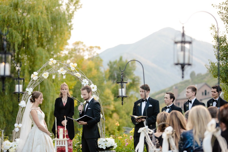 EK-Studios-Utah-Wedding-Photographers-Outdoor-wedding-quaint-reception030-Blog