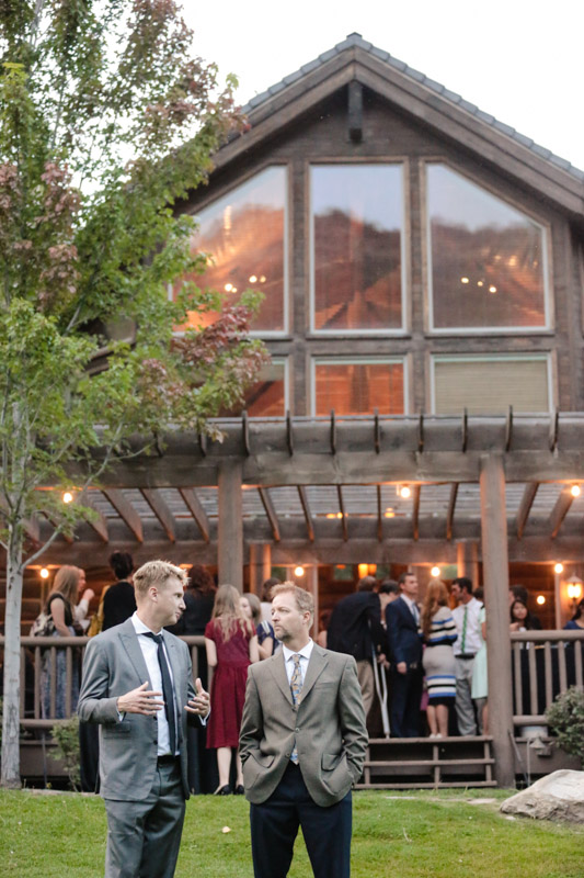 EK-Studios-Utah-Wedding-Photographers-Outdoor-wedding-quaint-reception043-Blog