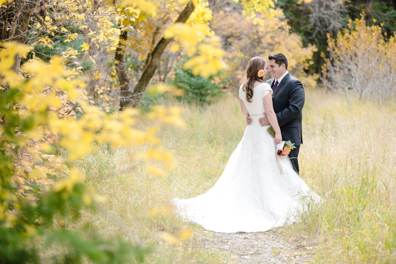 EK-Studios-Utah-Wedding-Photographers-Fall-Bridals-in-the-canyon008-Blog