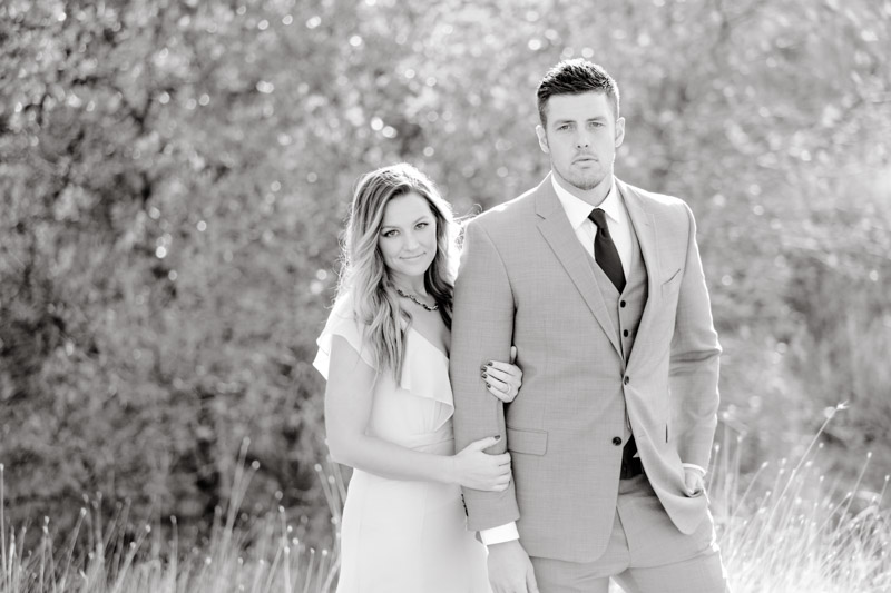 EK-Studios-Utah-Wedding-Photographers-Sunkissed-Bridals-in-a-field009-Blog