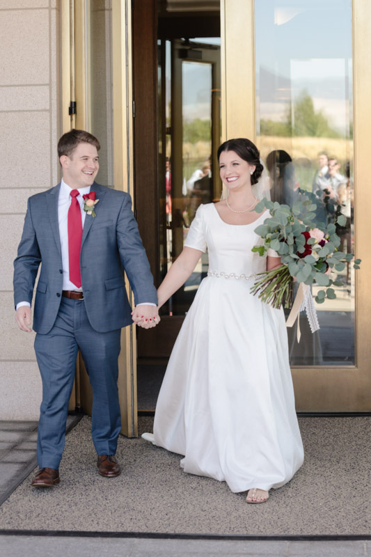 EK-Studios-Utah-Wedding-Photographers-Oqhirrh-Mnt-temple-wedding-reception-millcreek-inn006-Blog