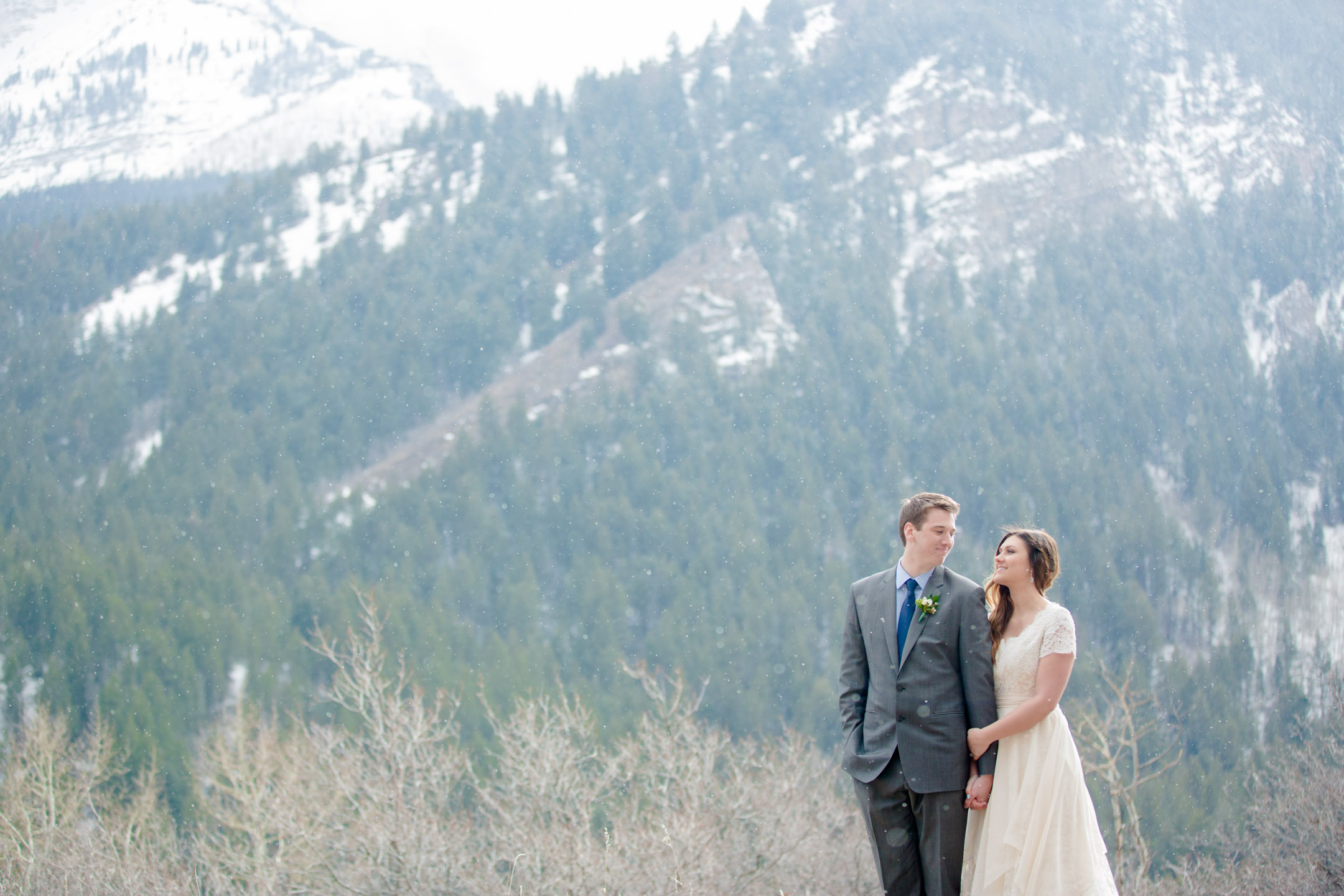 EK-Studios-Utah-Wedding-Photographers-Vintage-Wedding-Dress-Mountain-bridals012-Blog