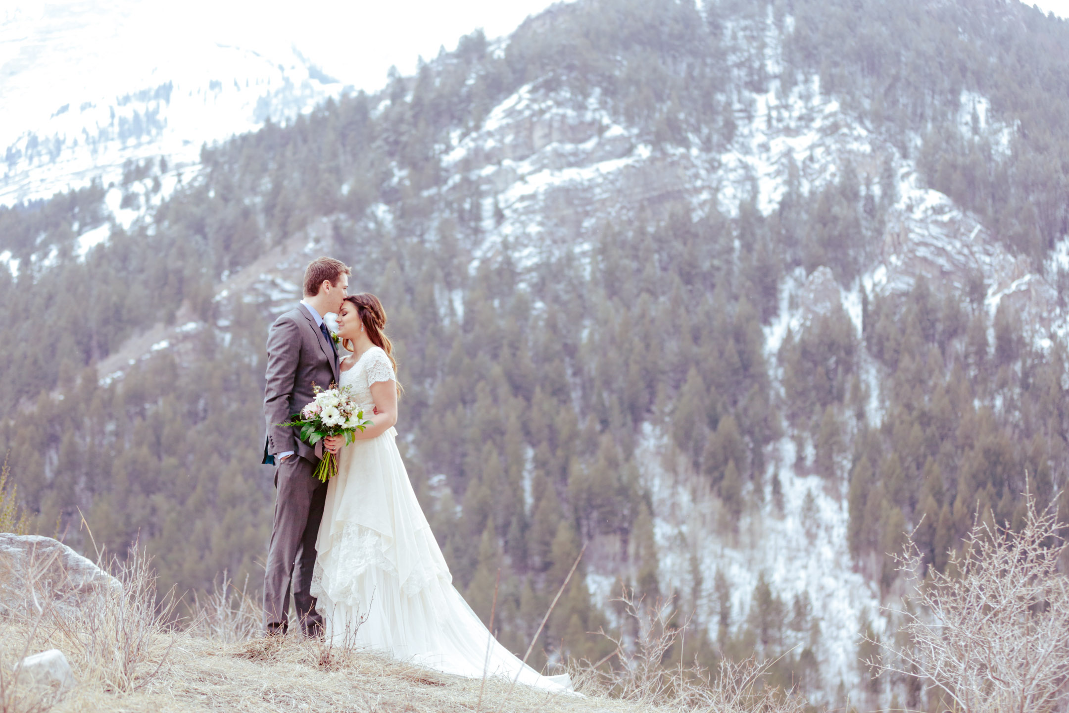 EK-Studios-Utah-Wedding-Photographers-Vintage-Wedding-Dress-Mountain-bridals015-Blog
