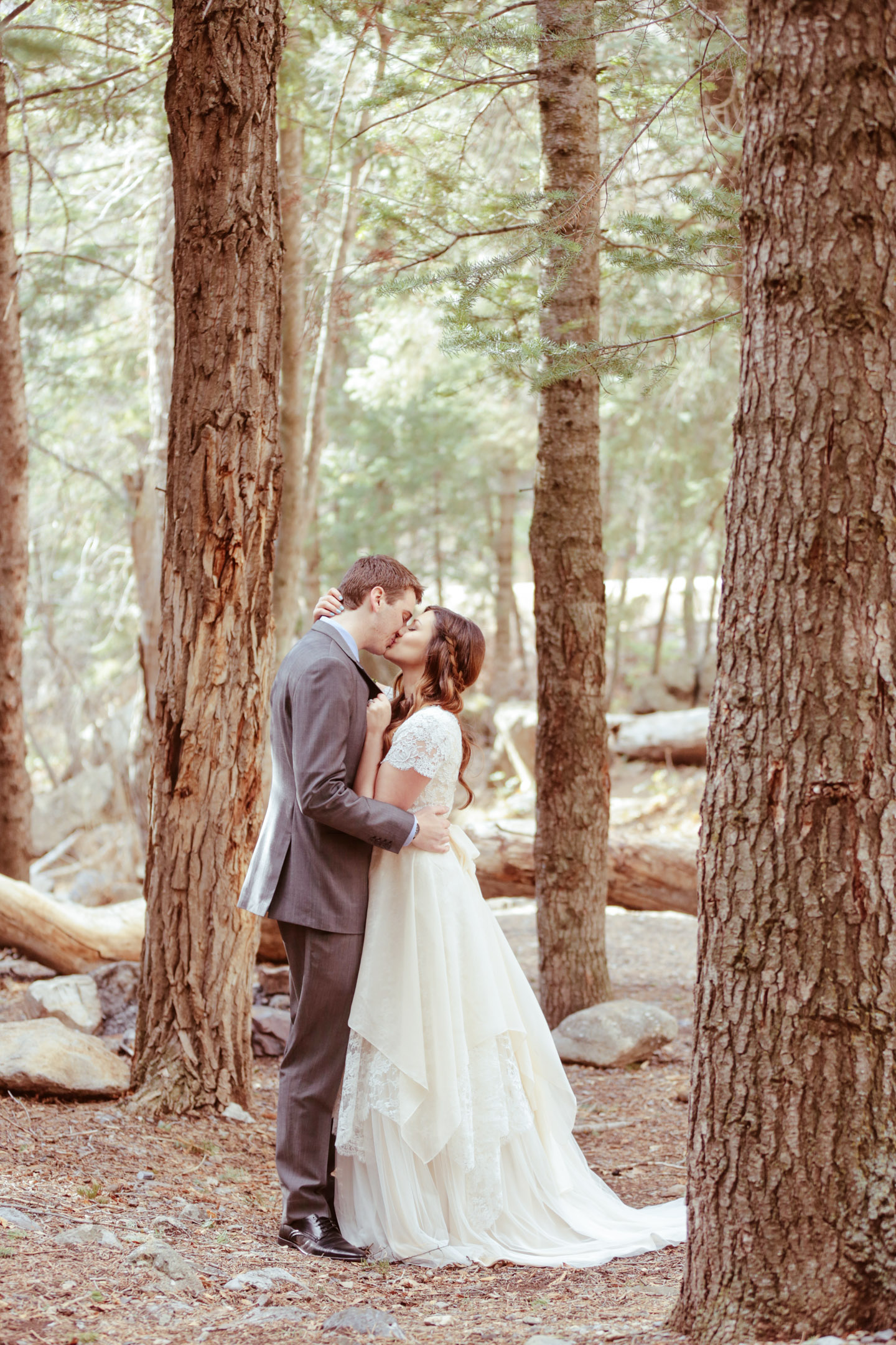 EK-Studios-Utah-Wedding-Photographers-Vintage-Wedding-Dress-Mountain-bridals027-Blog