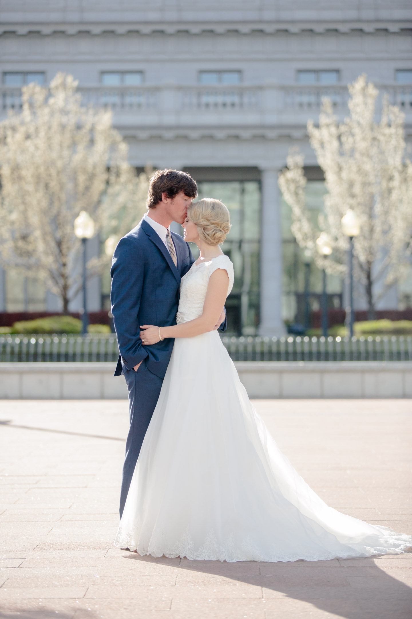 EK-Studios-Utah-Wedding-Photographers-Classy-Bridals-lace-dress-blossoms-spring020-Blog