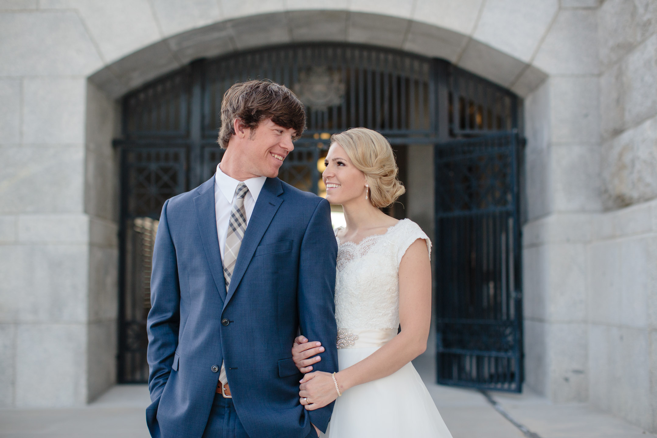 EK-Studios-Utah-Wedding-Photographers-Classy-Bridals-lace-dress-blossoms-spring023-Blog