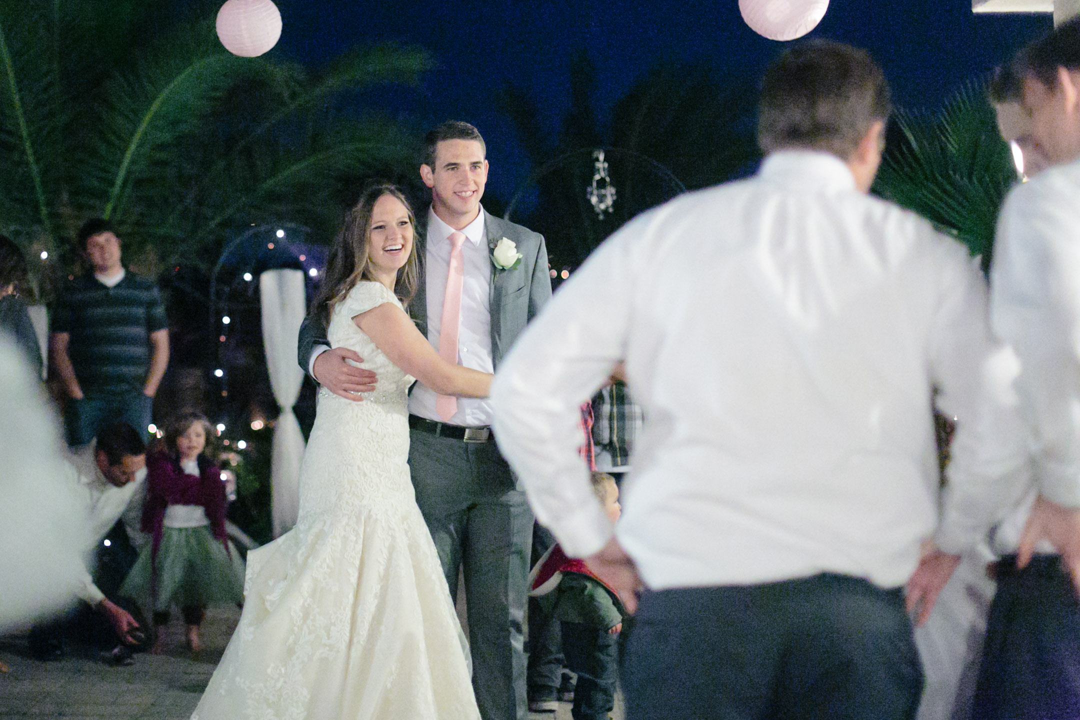 EK-Studios-Utah-Wedding-Photographers-Las-Vegas-Temple-Wedding-lds-Backyard-reception-nevada077-Blog
