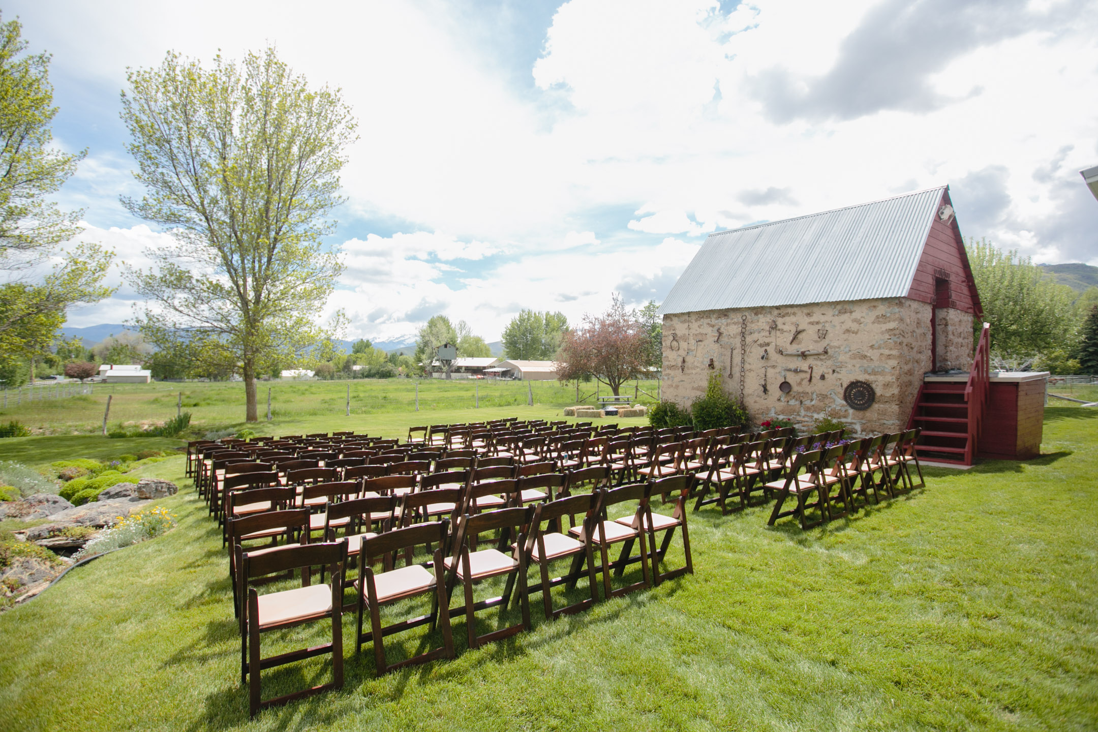 EK-Studios-Utah-Wedding-Photographers-Backyard-barn-wedding009-Blog