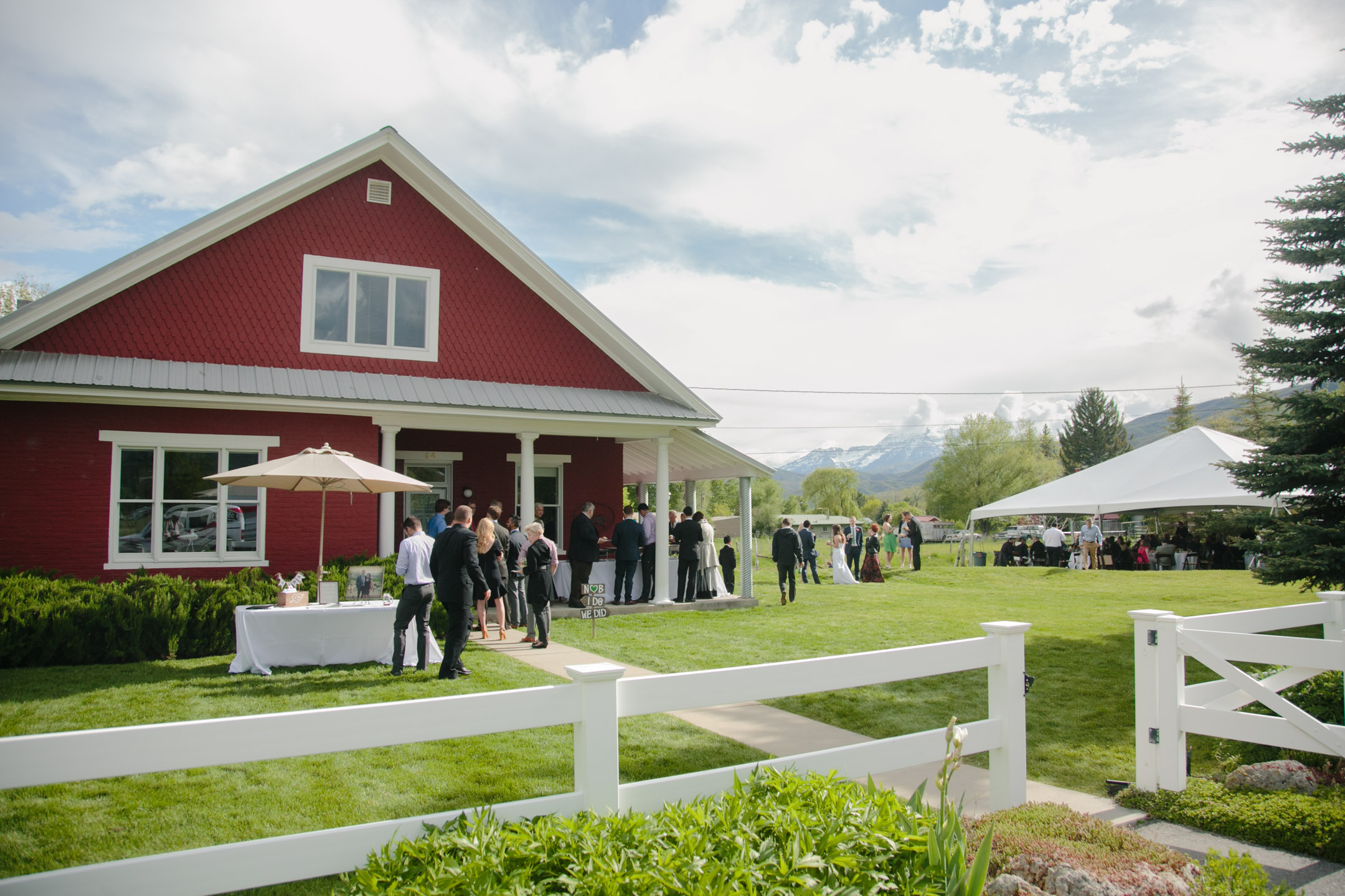 EK-Studios-Utah-Wedding-Photographers-Backyard-barn-wedding055-Blog