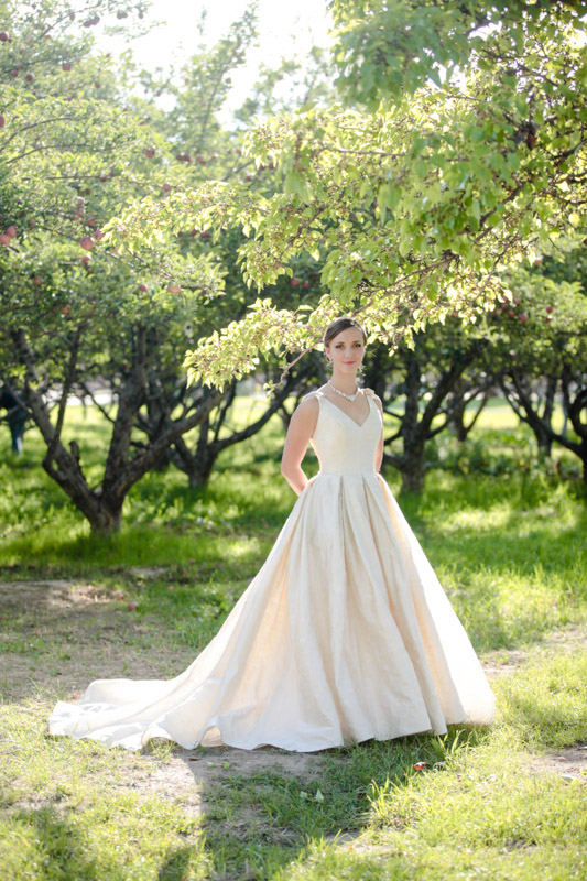 EK-Studios-Utah-Wedding-Photographers-Classy-Elegant-Bridals-Unique-wedding-dress004-Blog