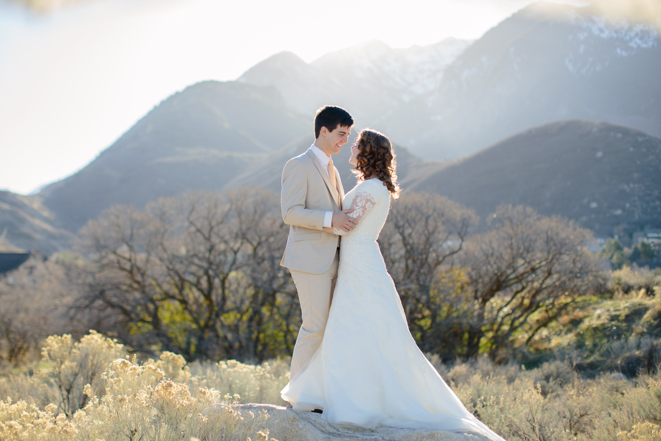 EK-Studios-Utah-Wedding-Photographers-Spring-Bridals-blossoms020-Blog