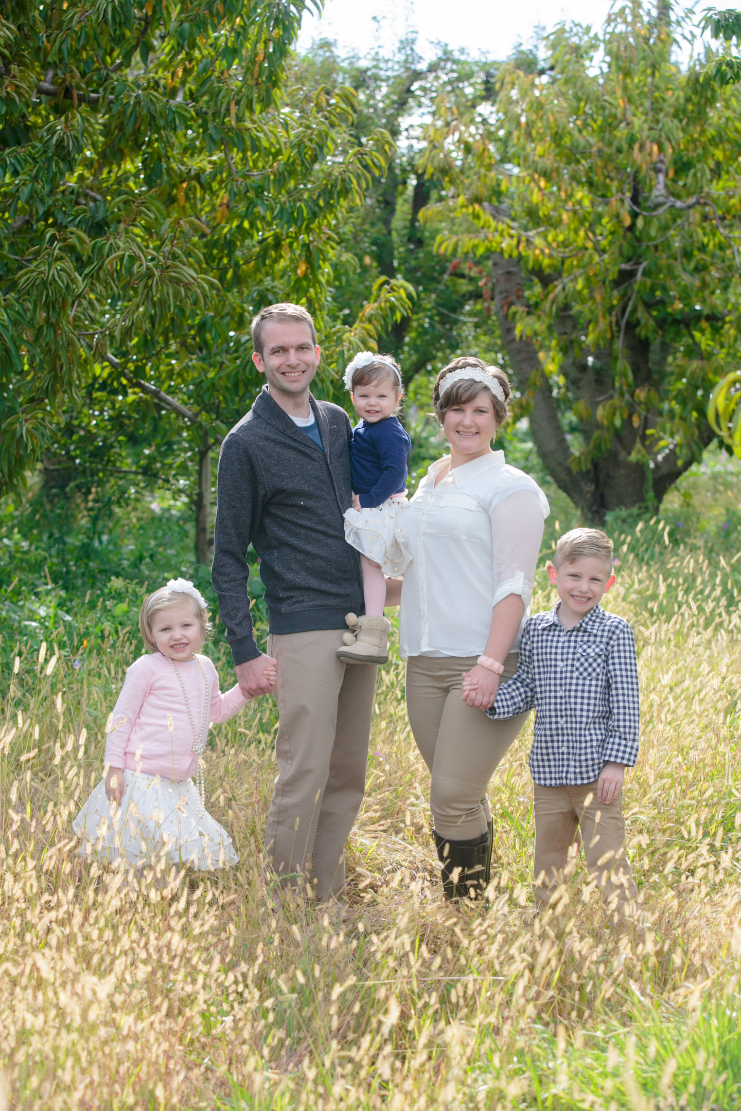 EK-Studios-Utah-Wedding-Photographers-cute-Family-photos-orchard004-Blog