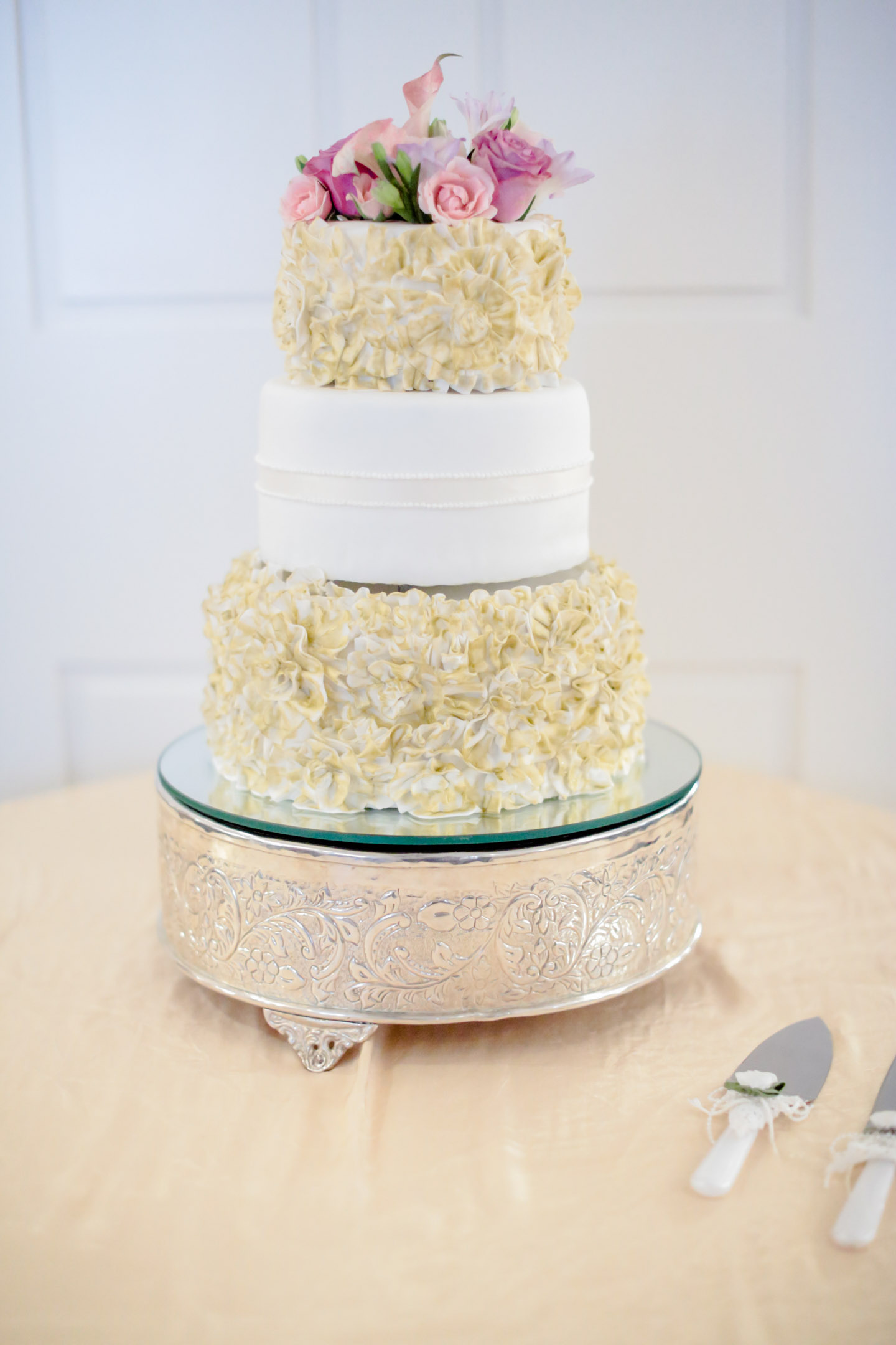 EK-Studios-Utah-Wedding-Photographers-SLC-temple-wedding-lion-house-reception042-Blog