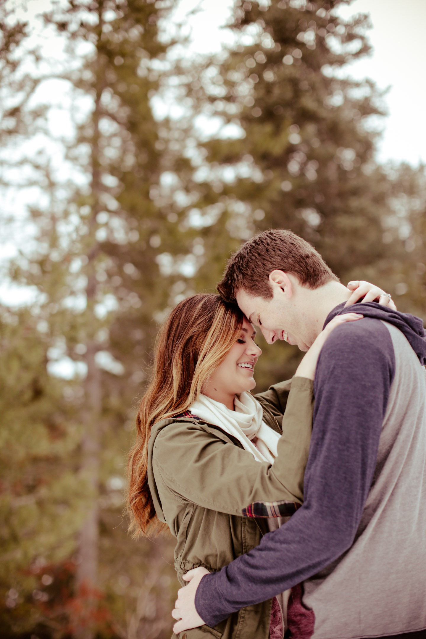 EK-Studios-Utah-Wedding-Photographers-winter-Engagements-in-the-mountains-utah001-Blog