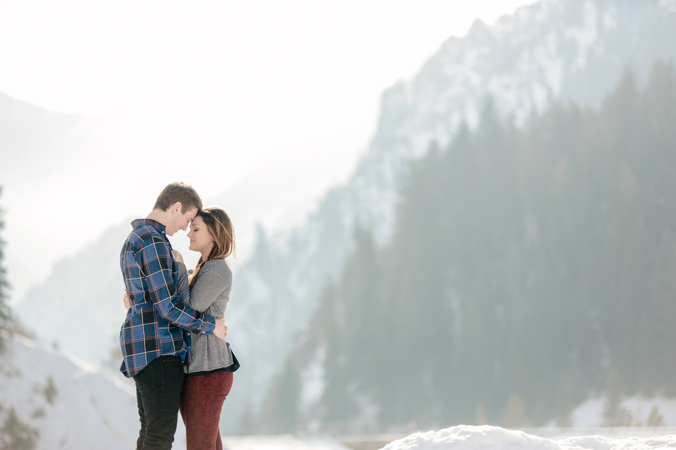 EK-Studios-Utah-Wedding-Photographers-winter-Engagements-in-the-mountains-utah022-Blog