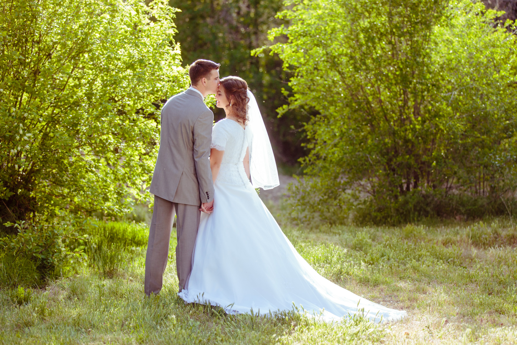 Timpanogos-temple-bridals-Utah-Wedding-Photographers-EK-Studios-Photo-Video-003