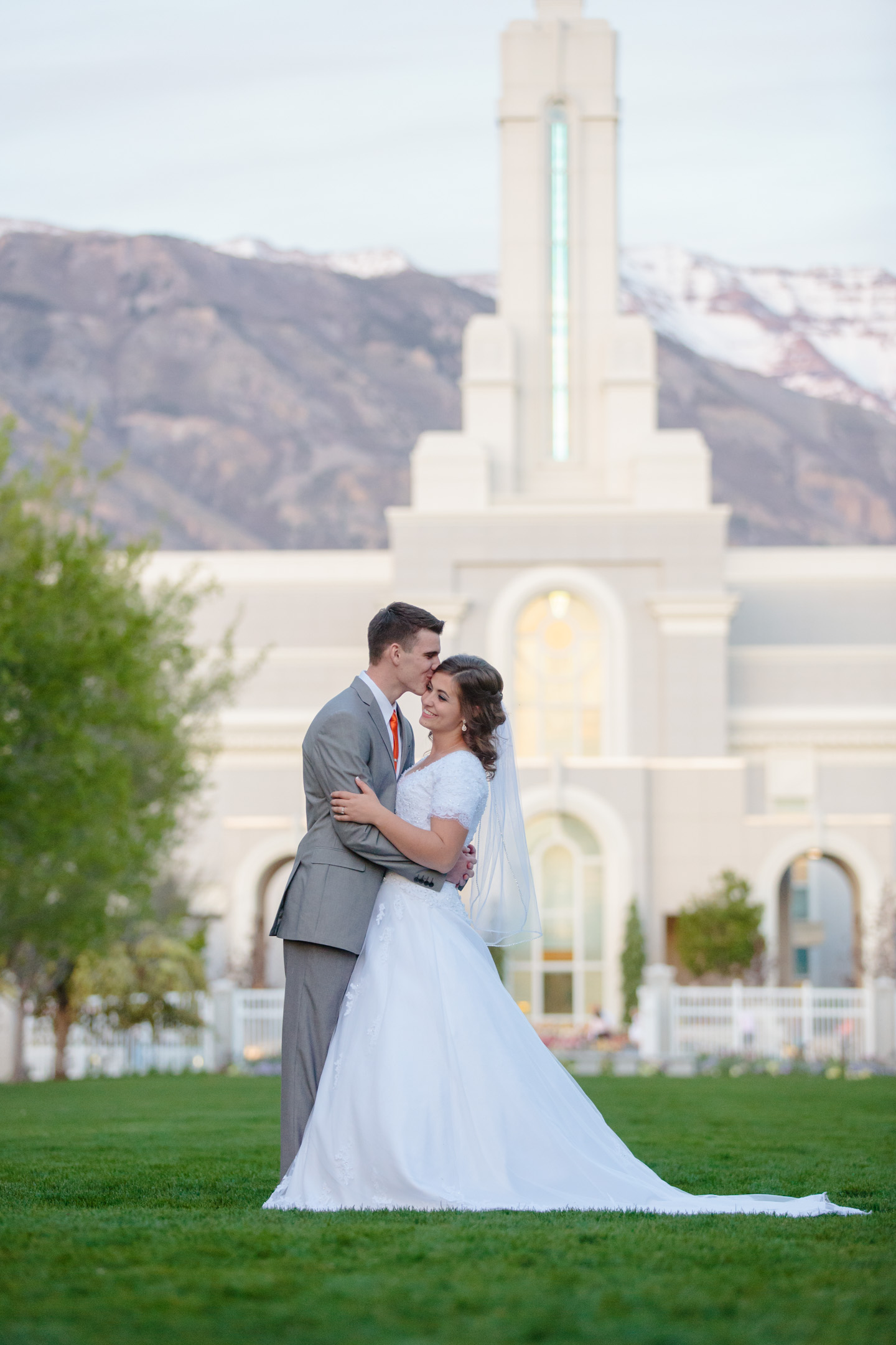 Timpanogos-temple-bridals-Utah-Wedding-Photographers-EK-Studios-Photo-Video-017