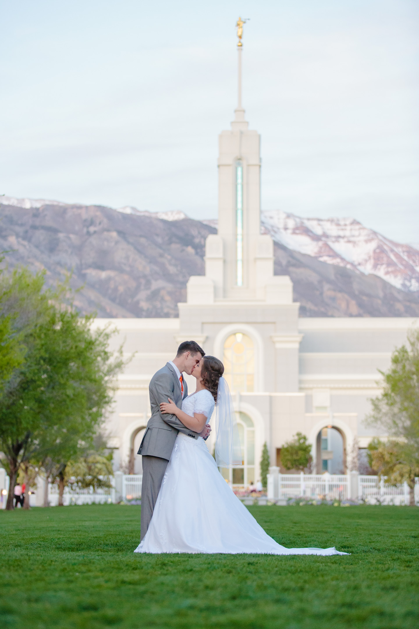 Timpanogos-temple-bridals-Utah-Wedding-Photographers-EK-Studios-Photo-Video-025