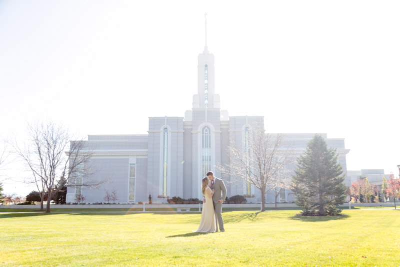 EK-Studios-Utah-Wedding-Photographers-Timpanogos-Temple-Wedding-in-reception-in-parade-of-homes020-Blog
