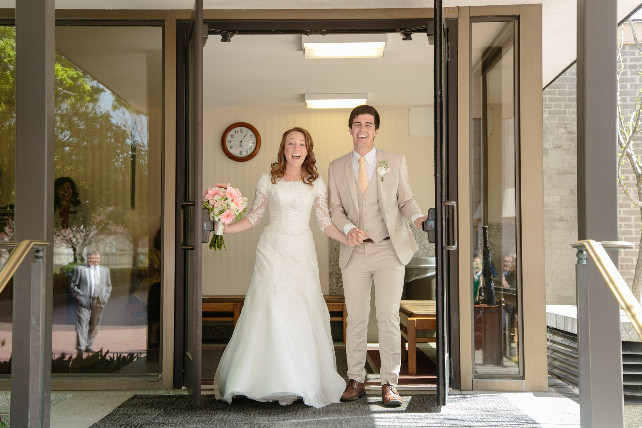 EK-Studios-Utah-Wedding-Photographers-SLC-temple-spring-blossoms-Sleepy-ridge-wedding-reception004-Blog