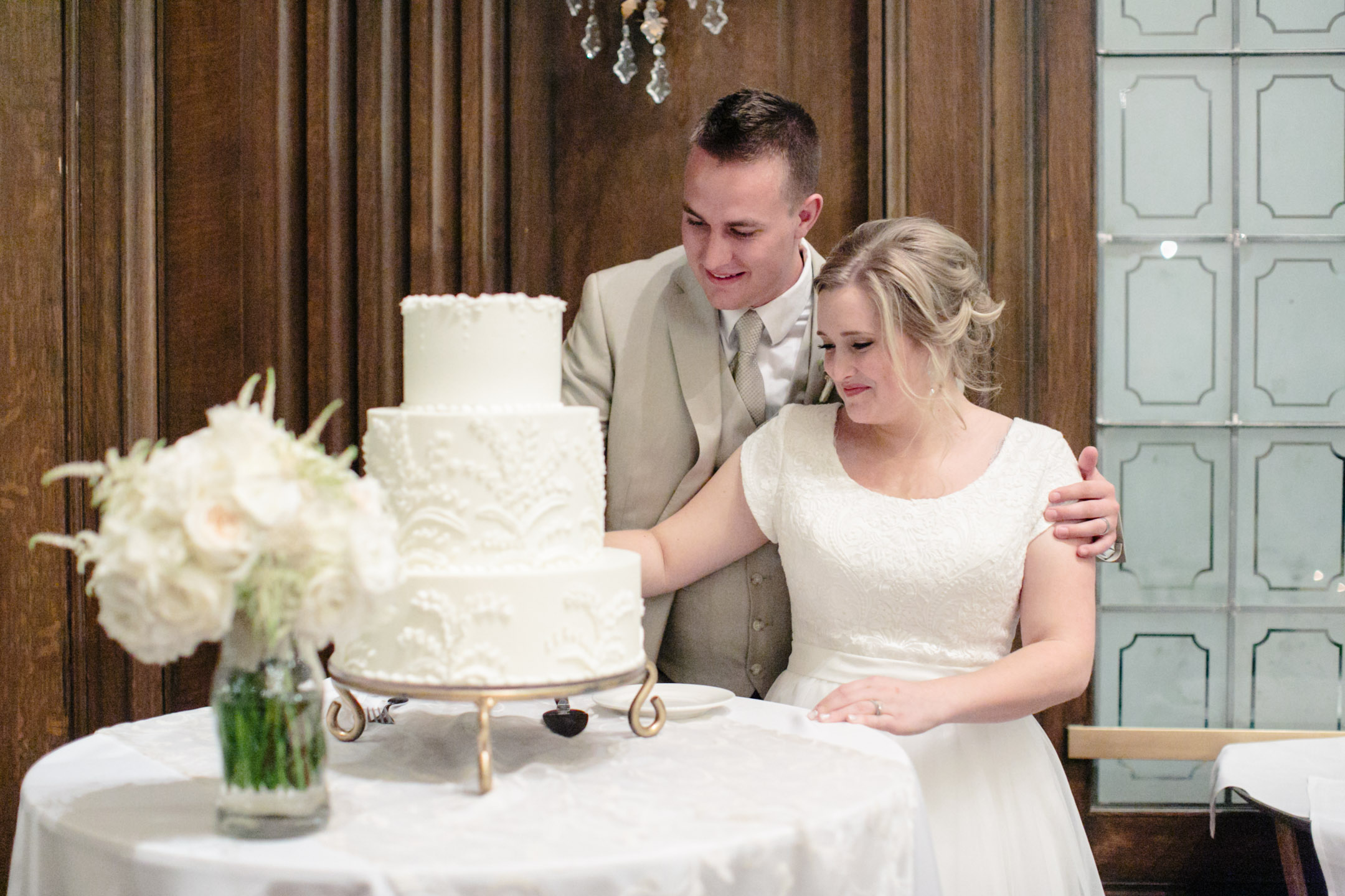 EK-Studios-Utah-Wedding-Photographers-SLC-Temple-wedding-Joseph-Smith-Memorial-Building-reception049-Blog