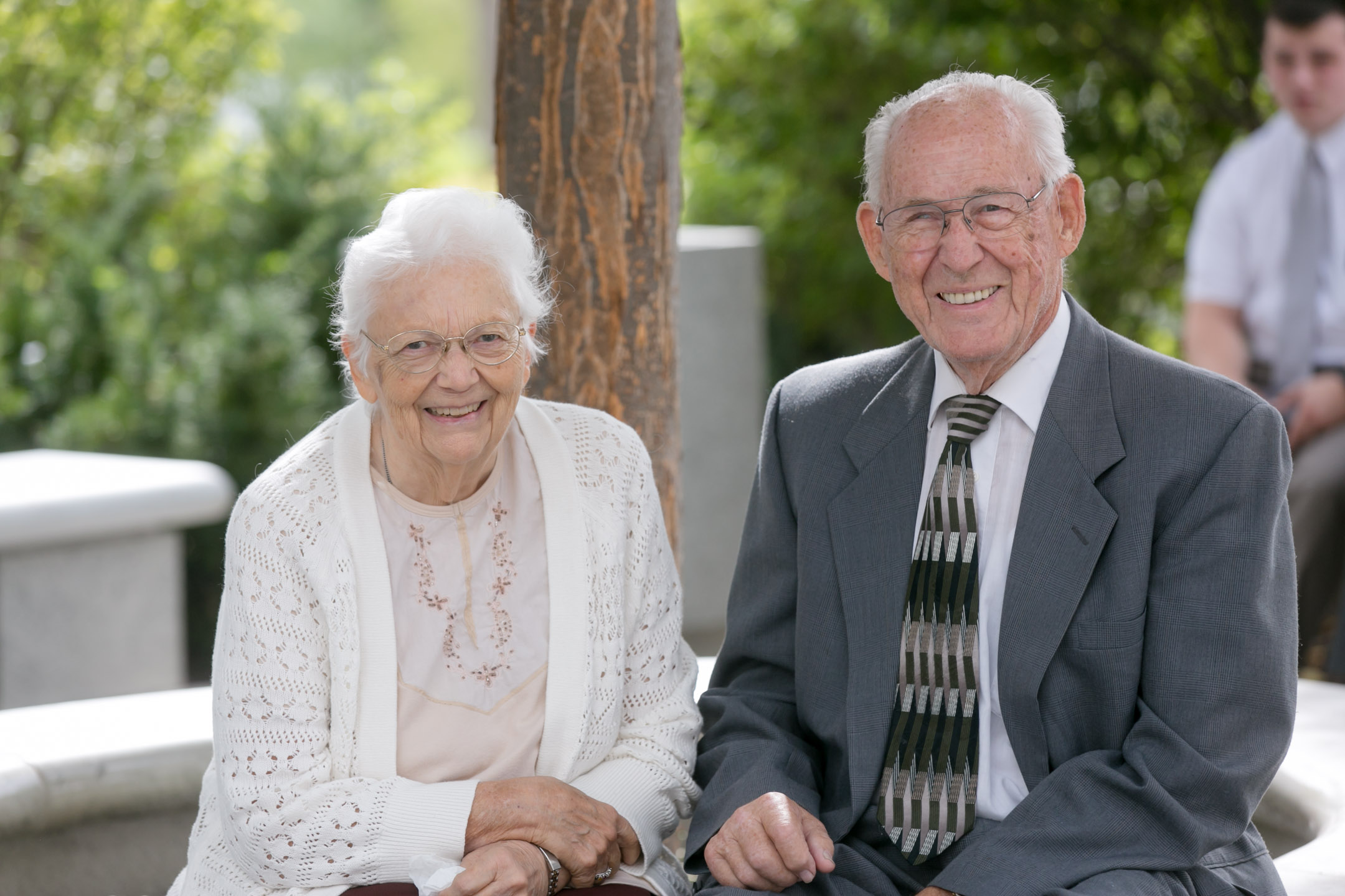 EK-Studios-Utah-Wedding-Photographers-Timpanogos-Temple-wedding-unique-outdoor-reception-004-Blog1