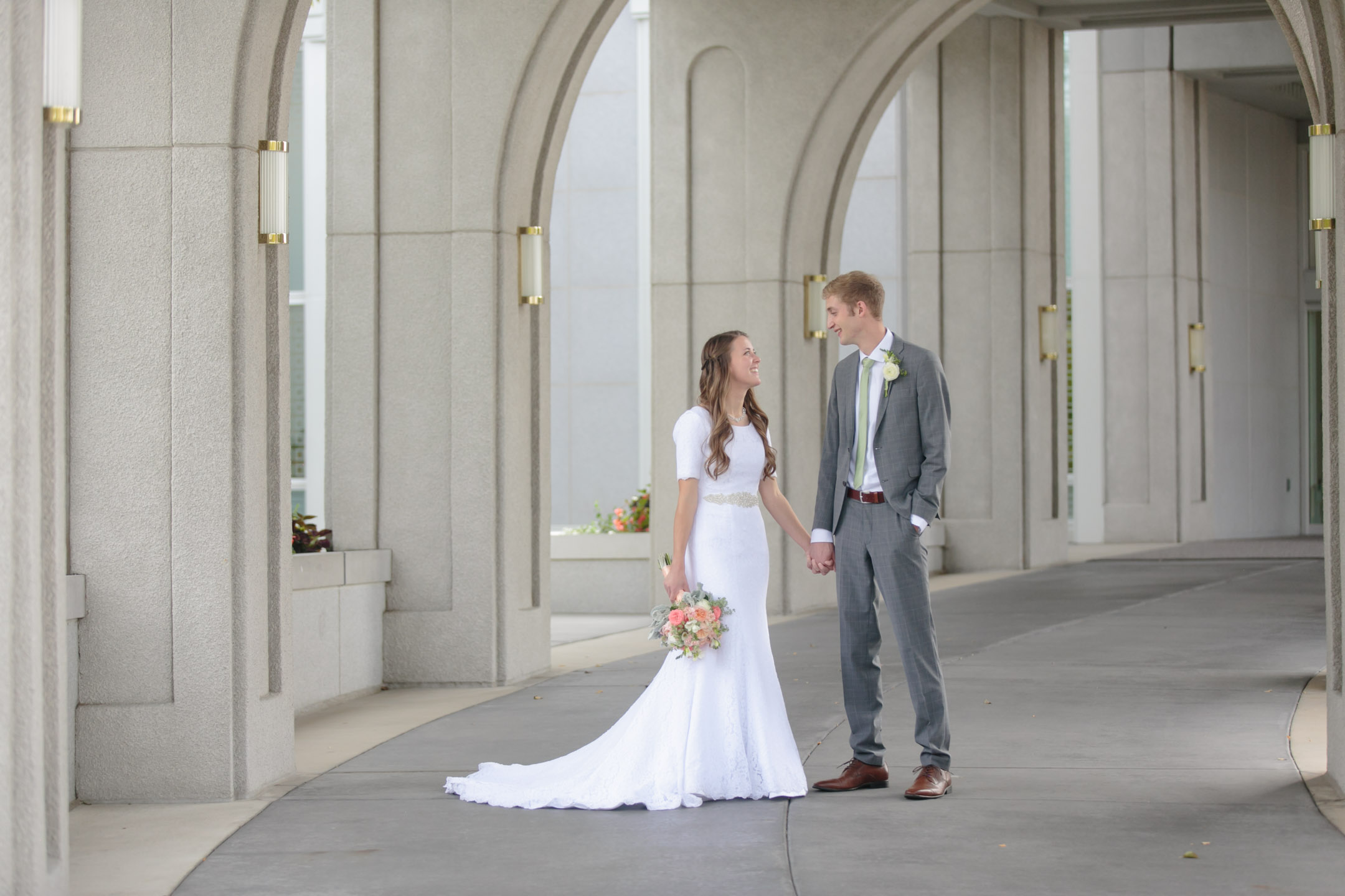 EK-Studios-Utah-Wedding-Photographers-Timpanogos-Temple-wedding-unique-outdoor-reception-018-Blog1