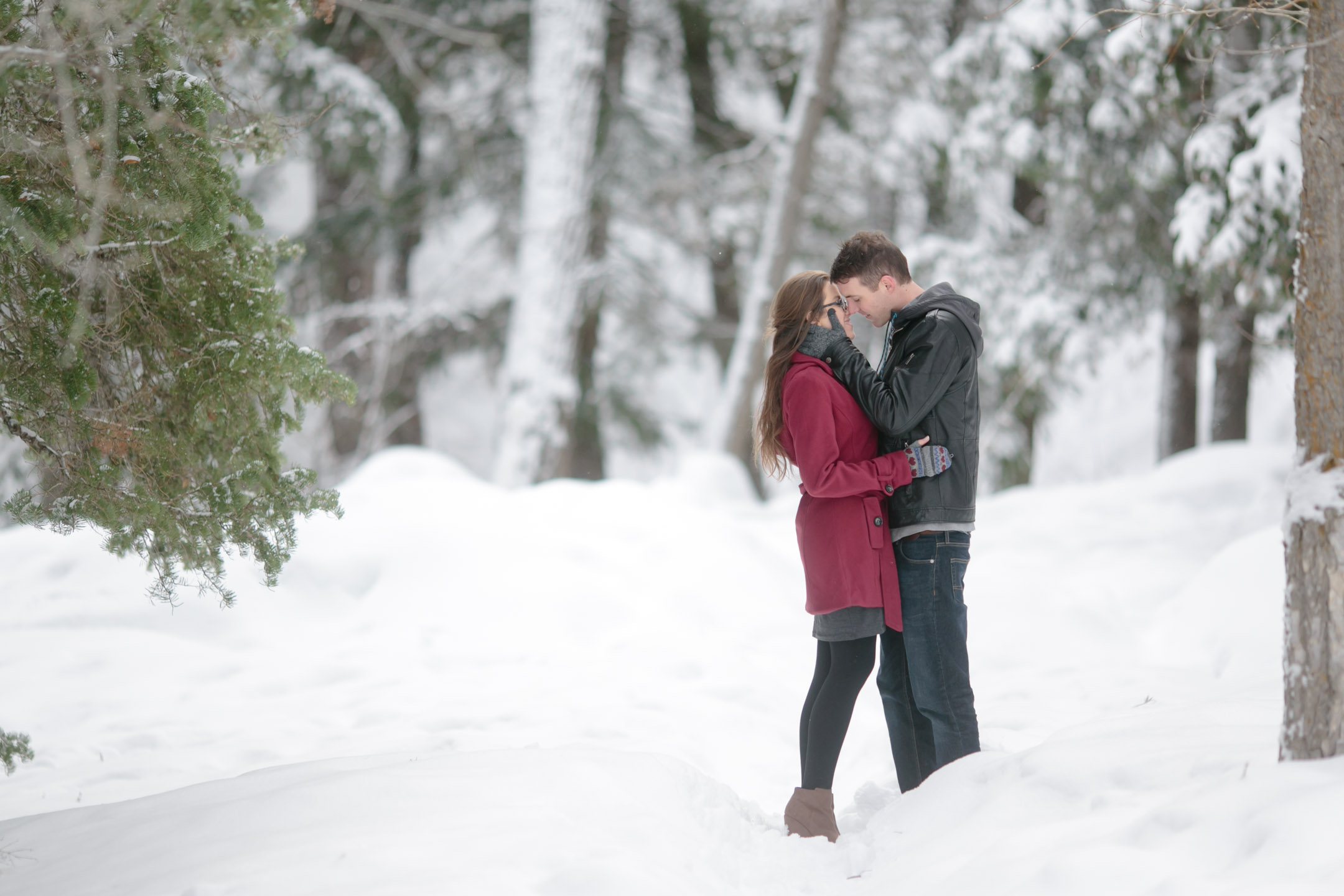 EK-Studios-Utah-Wedding-Photographers-Winter-engaements-in-the-mountains-utah004-Blog