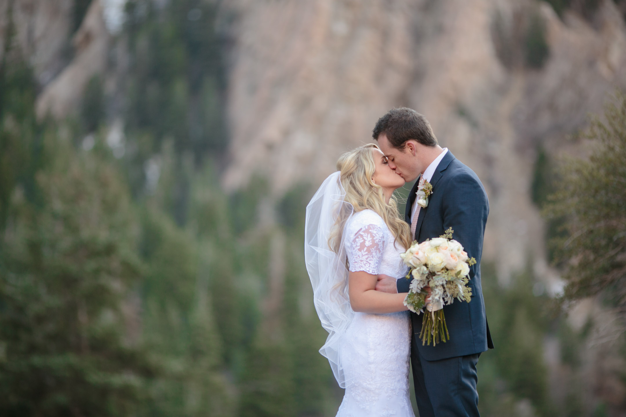 EK-Studios-Utah-Wedding-Photographers-Winter-Mountian-Bridals-Utah-Photography015-Blog