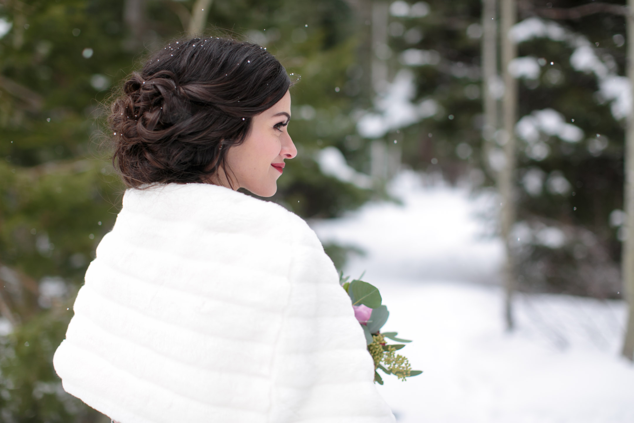 EK-Studios-Utah-Wedding-Photographers-Winter-Bridals-in-the-mountians-woods003-Blog