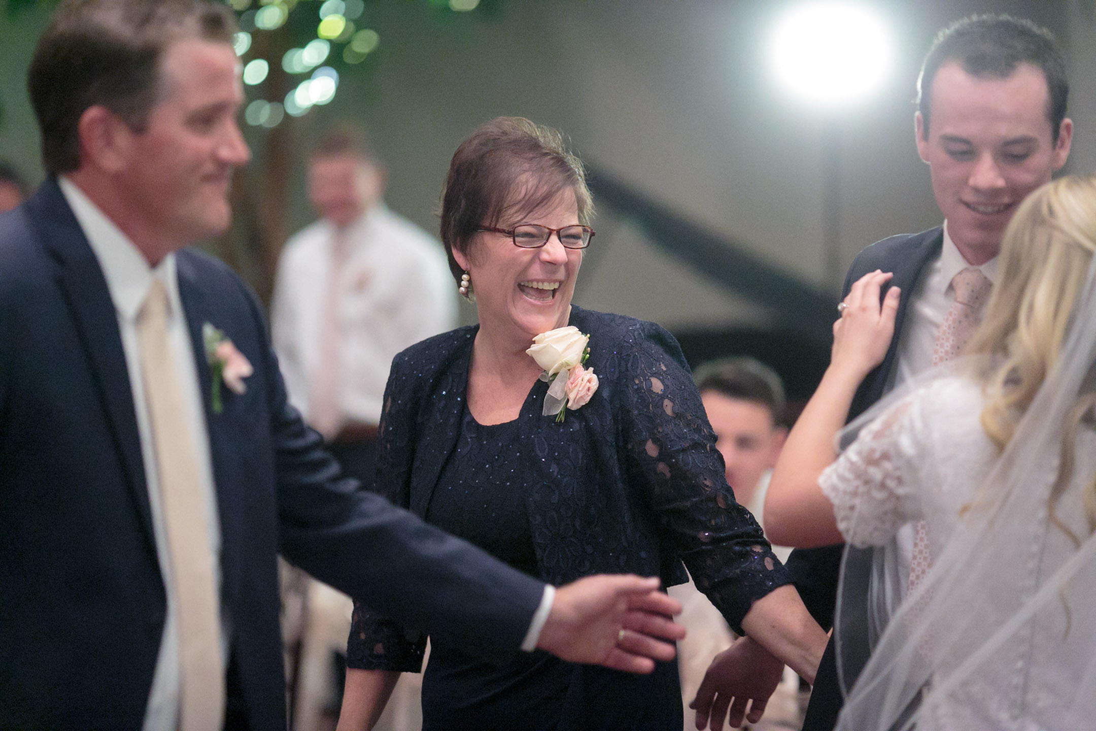 EK-Studios-Utah-Wedding-Photographers-Salt-Lake-temple-Wedding-Sleepy-Ridge-Golf-course-Reception048-Blog